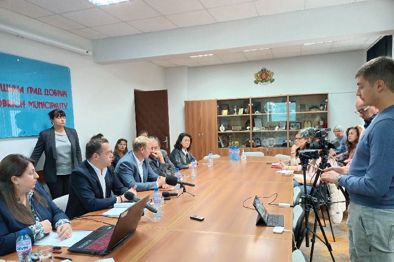 Община Добрич изпълнява европейски проект за възобновяема енергия и енергийна ефективност Община Добрич изпълнява европейски проект за възобновяема енергия и енергийна ефективност