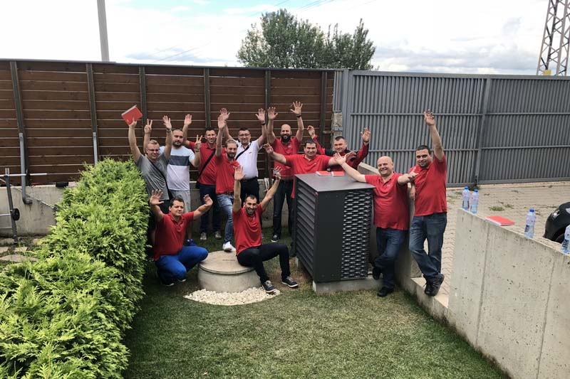 Hoval инсталира първата термопомпа UltraSource B Comfort C в България Hoval инсталира първата термопомпа UltraSource B Comfort C в България
